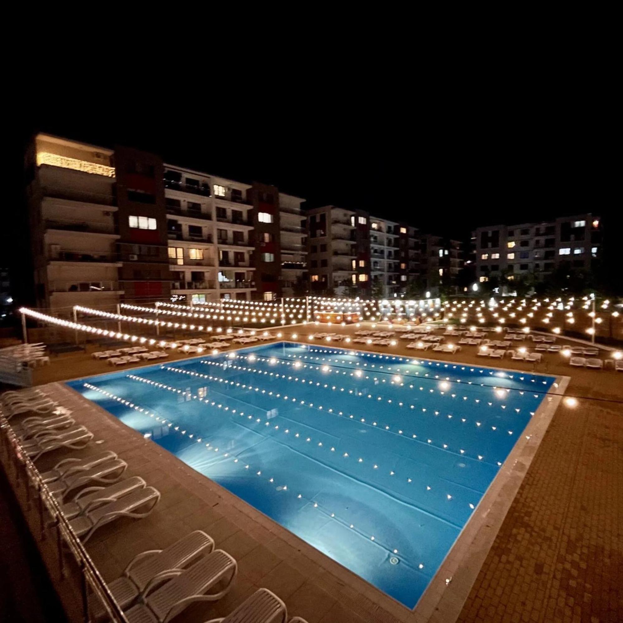 Apartment "Solar 48", Private Parking, One Bedroom Бухарест Екстер'єр фото