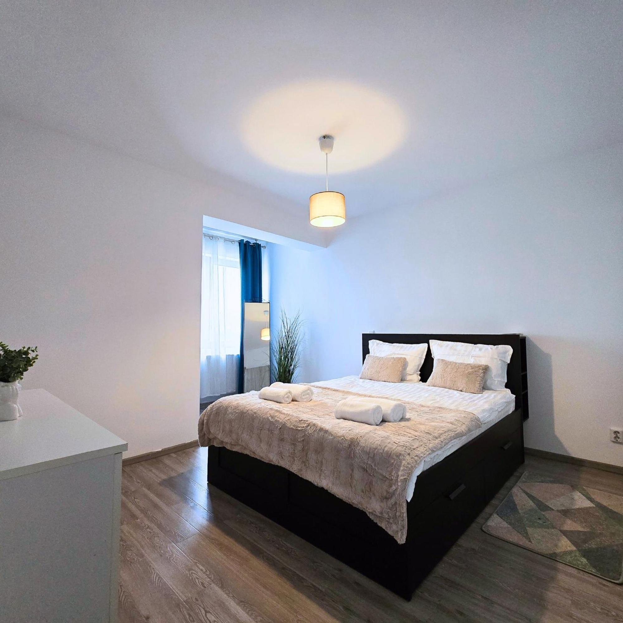 Apartment "Solar 48", Private Parking, One Bedroom Бухарест Екстер'єр фото